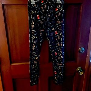 LulaRoe One Size Holiday leggings
